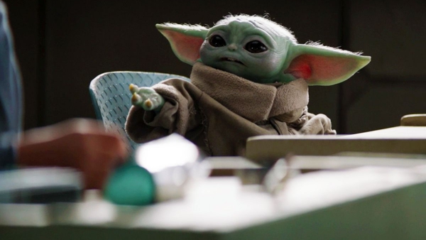 'Baby Yoda' lijkt zo lief maar hij gaat ontiegelijke krachten laten zien in  'The Mandalorian'
